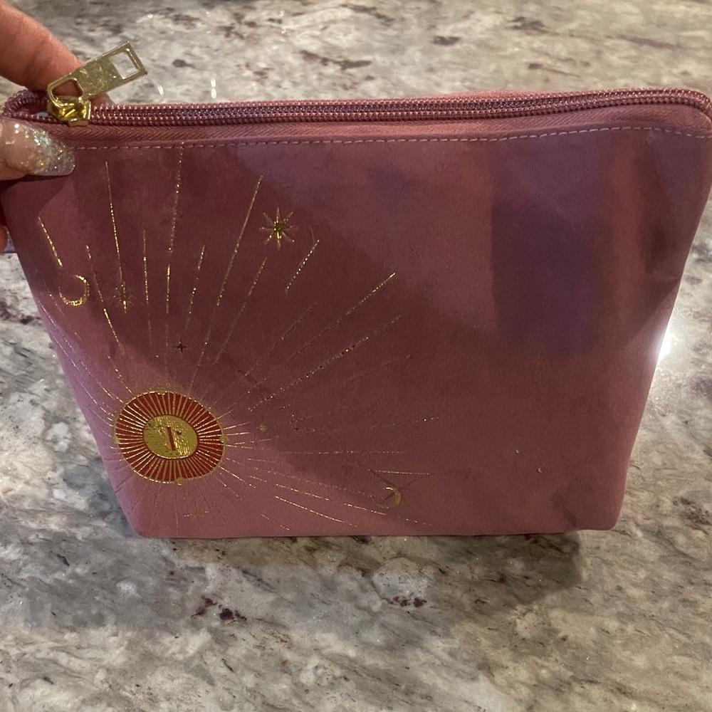 Thalia Sodi:Pink Woman’s Makeup Bag with Gold Accents (BRAND NEW)